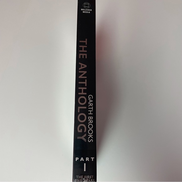 New Garth Brooks CDS and Book Anthology: The First Five Years Book and  5 CD's - Picture 4 of 4